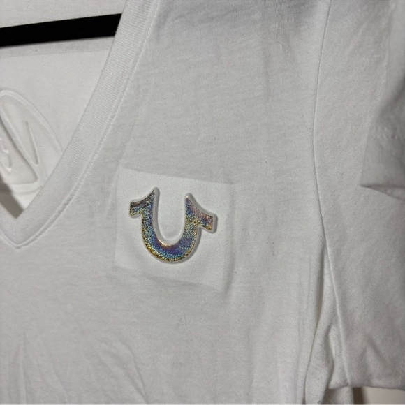 True Religion White V-Neck Logo Tee | Iridescent Graphic | Size Large - Picture 3 of 7